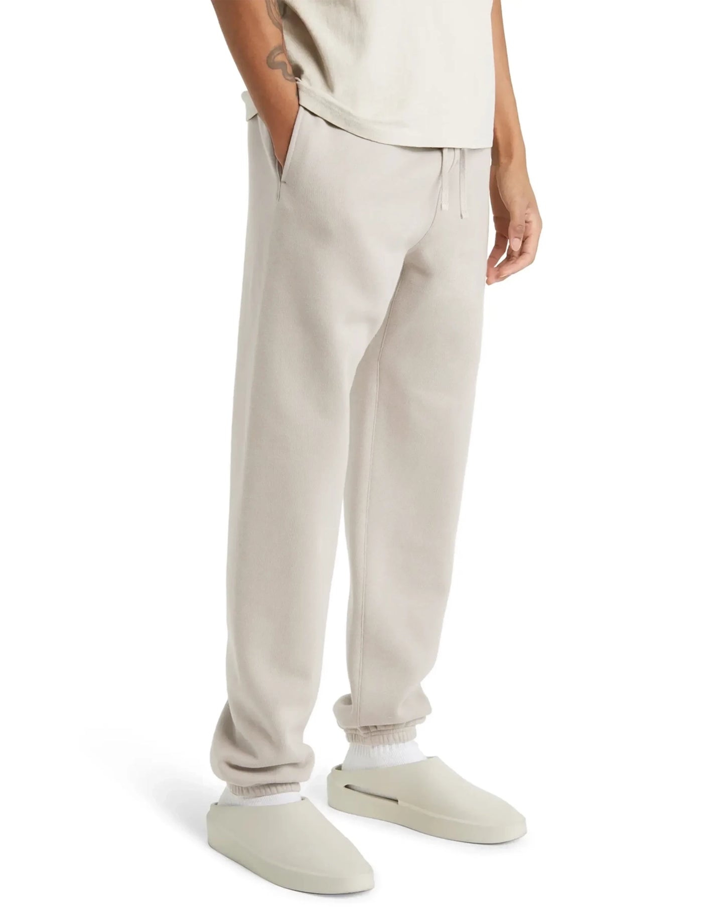 THE CLASSIC SWEATS